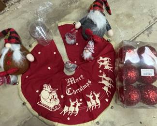 Christmas Tree Skirt with Gnomes and Ornaments