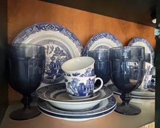 Blue Willow Teacup and Saucer Set second image