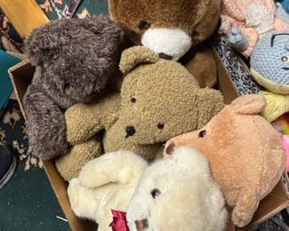 Assorted Vintage Stuffed Animals and Dolls including Cabbage Patch Kids and Raggedy Ann second image