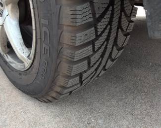 Ford Mustang GT Convertible fifth image