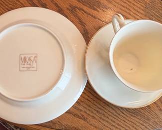 Mikasa Fine Ivory Prestige Gold Cup and Saucer Set