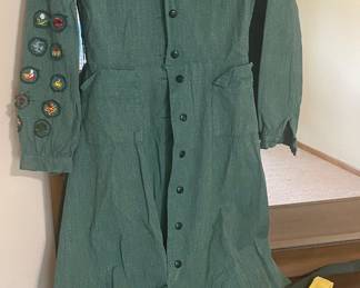 Vintage Girl Scout uniform w/patches, hat, belt & ties