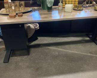 Laing Innoch Desk, adjustable height, Accessories