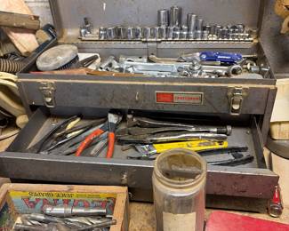 Assorted tools 