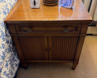 Drexel end table we have two 