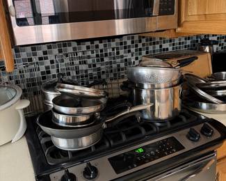Stainless steel pots 