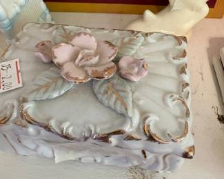 items located on shelves in Dining area - lots of smalls & collectibles