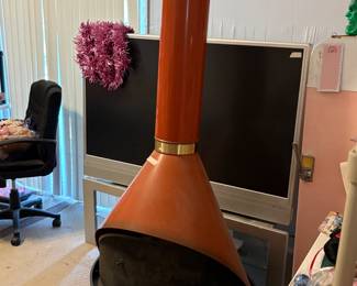 Room Downstairs - Portable fireplace