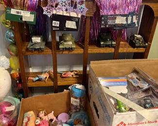 Downstairs - more decor & toys, dolls