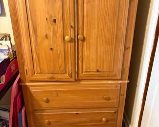 Bedroom - Cabinet closed 