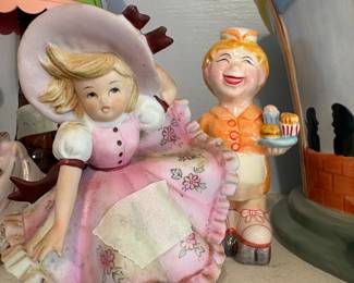 items located on shelves in Dining area - lots of smalls & collectibles