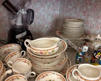 Kitchen - more of dishes