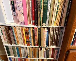 Bedroom 2 - Shelves and books