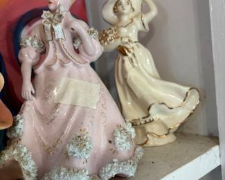 items located on shelves in Dining area - lots of smalls & collectibles