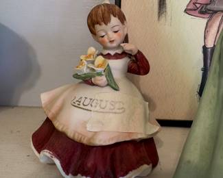 items located on shelves in Dining area - lots of smalls & collectibles