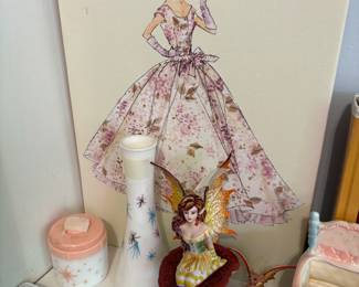 items located on shelves in Dining area - lots of smalls & collectibles