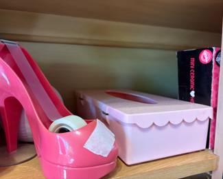 Dining Room - Large Shoe display - pink Kleenex box with lid