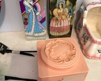 items located on shelves in Dining area - lots of smalls & collectibles