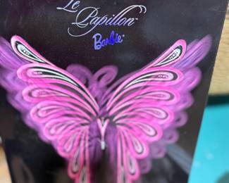 Le Papillon Doll Box