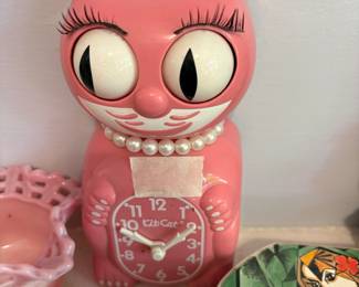 items located on shelves in Dining area - lots of smalls & collectibles