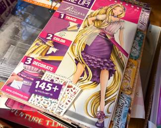 Bedroom 1 - Magazines & more