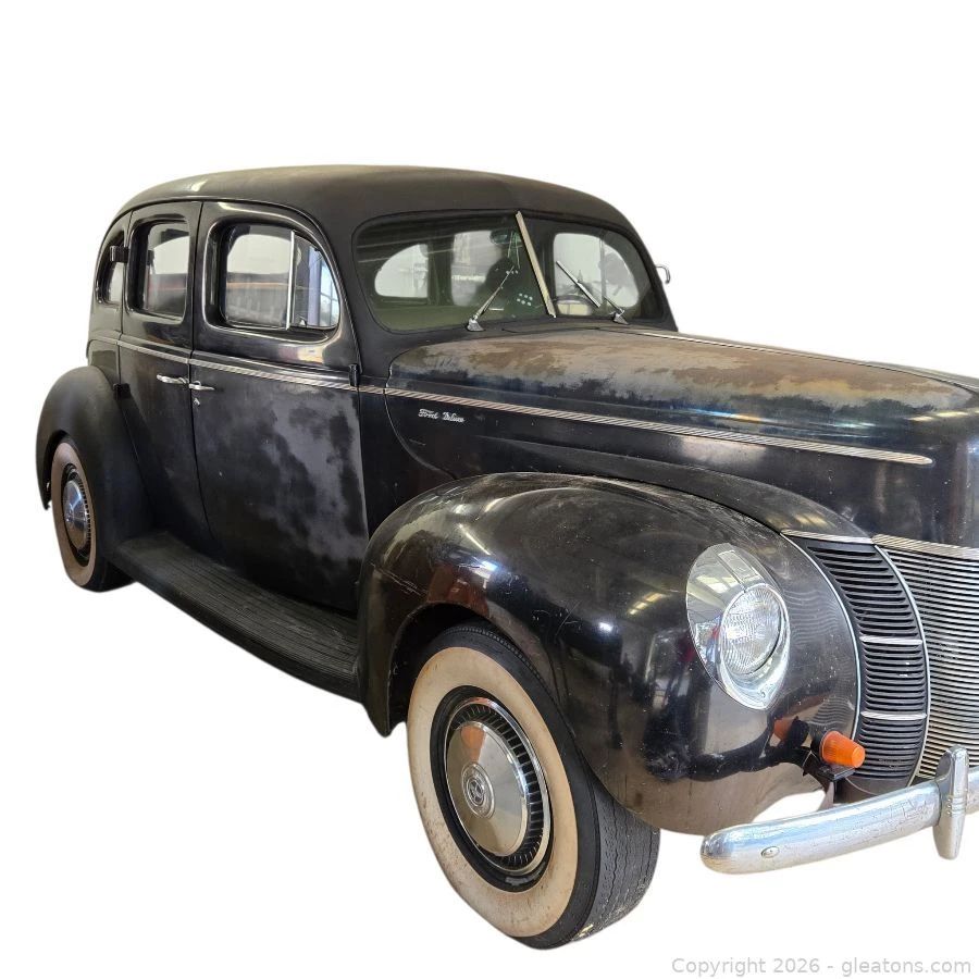 1940 Ford 4 Door Deluxe Sedan