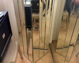mirrored pedestal