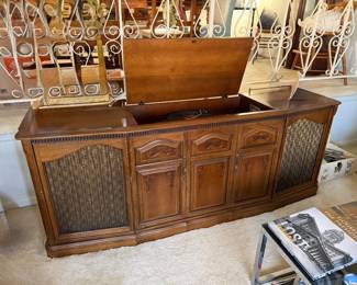 Vintage stereo console