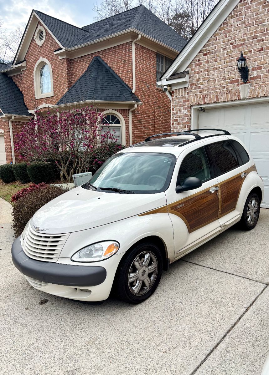 2002 PT Cruiser Limited Edition, we have the title,  the car has been serviced and is in running order! 