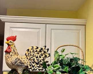 Large Chicken and baskets