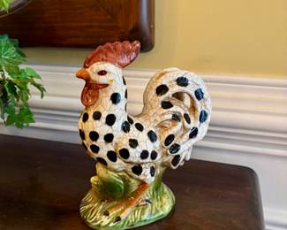 Lots of Chicken collectible accessories at this home