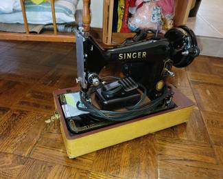 Singer portable 99K sewing machine