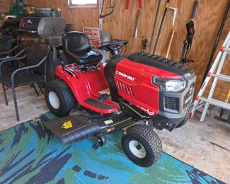 only used 4 hours Toro Troy Built Riding Mower