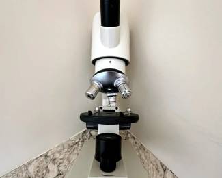 MOTIC DM52 Digital Microscope 