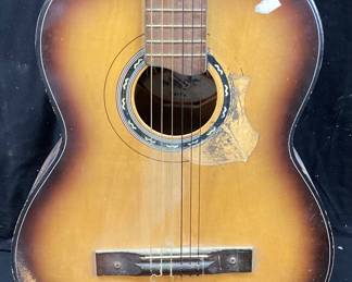 VTG. LA VALENCIANA CLASSICAL GUITAR ART NO. 300 WITH CASE & STRAP NO SHIPPING PICKUP ONLY