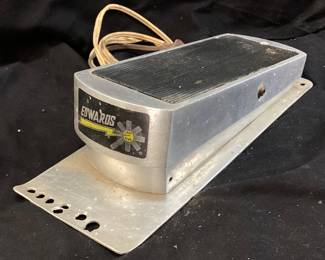 1960s EDWARDS LIGHT BEAM VOLUME PEDAL FOR PEDAL STEEL GUITAR, THE POWER WIRE NEEDS REPAIR