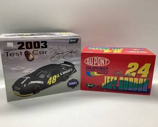 REVELL COLLECTION JEFF GORDON 1999 DUPONT AUTOMOTIVE FINISHES AND 2003 JIMMY JOHNSON TEST CAR