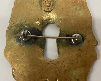 VINTAGE MAX RIEG COLONIAL WILLIAMSBURG BRASS KEY HOLE BROOCH 1930s