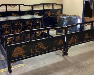 VTG. SHAW FURNITURE CO CHINOISERIE BLACK LAQUER BED SET, 2 DOUBLE BEDS, GLASS TOP CHEST OF DRAWERS w MIRROR NO SHIPPING PICKUP ONLY