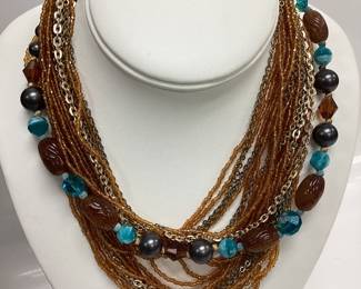  VINTAGE JEWELRY 8 NECKLACES, RED AGATE CROSS WITH VINTAGE JEWELRY BOX