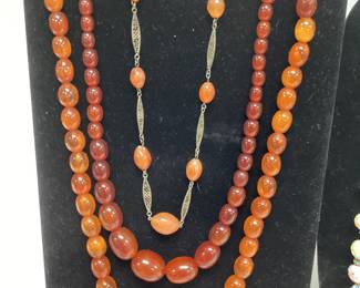  VINTAGE JEWELRY 8 NECKLACES, RED AGATE CROSS WITH VINTAGE JEWELRY BOX