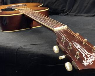 1940s KAY SILVERTONE K55 6 STRING ACOUSTIC GUITAR IN GOOD PLAYING CONDITION, NO STRESS CRACKS, VERY LIGHT BLEMISHES ON BODY, NECK IN GOOD CONDITION