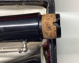  BUNDY CLARINET Used Clarinet minor damage is pictures. All other pads and cork are in good shaped and fitting