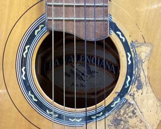 VTG. LA VALENCIANA CLASSICAL GUITAR ART NO. 300 WITH CASE & STRAP NO SHIPPING PICKUP ONLY