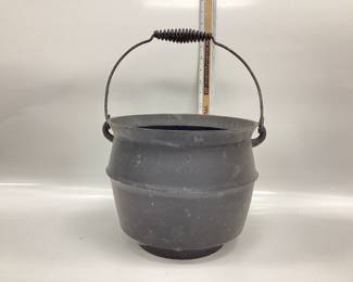 ANTIQUE CAST IRON CAULDRON