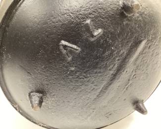 ANTIQUE THREE LEGGED CAST IRON POT A L STAMPED ON THE BOTTOM