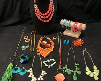 ASSORTED COSTUME JEWELRY, STELLA & DOT, 1946, CHARMING CHARLIE