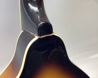 Rogue Mandolin RM.100A Crack at neck and body. No case. No shipping pickup only. Musical Instruments