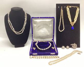 VINTAGE MIRIAM HASKELL PEARL NECKLACES, BROOCH, FAUX BRACELET AND CLIP ON EARRINGS WILL NEED REPAIRS