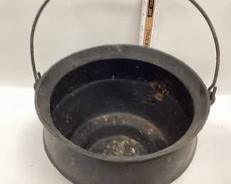 ANTIQUE CAST IRON CAULDRON